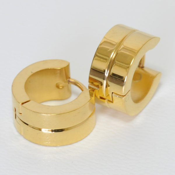 フープピアス(片耳用) カラー 【サイズ】 18G(1mm) 高さ約13mm、幅7mm(※デザインにより若干の個体差がございます) 【素材】 サージカルステンレス316L製(医療用) にカラーコーティ